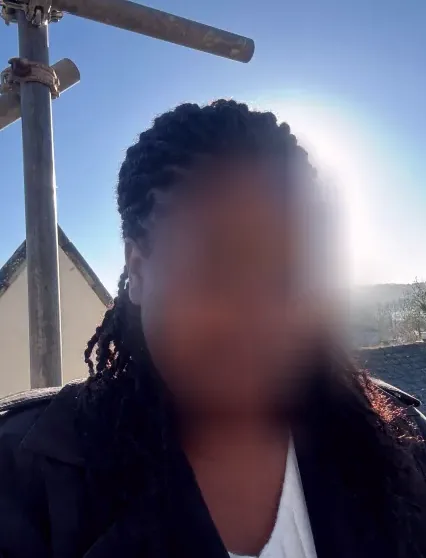 Helena, 37