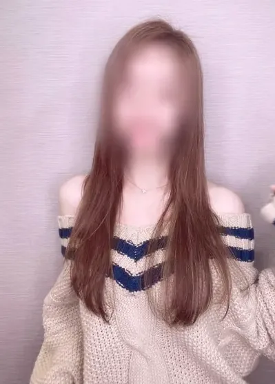 Nora, 28