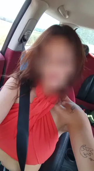 Selma, 32
